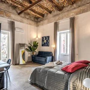 boutique-quartieri-spagnoli.hotels-amalfi.com/